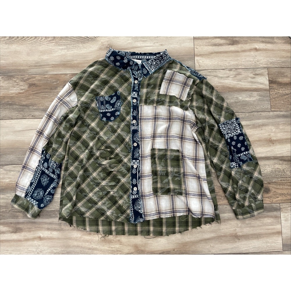 POL Plaid Patchwork Oversized Button Down Shirt Shacket Green Medium Distressed